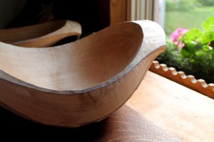 Sketch a pleasing curve freehand. Trust your eye and think big movements. Don't fiddle with your fingertips.